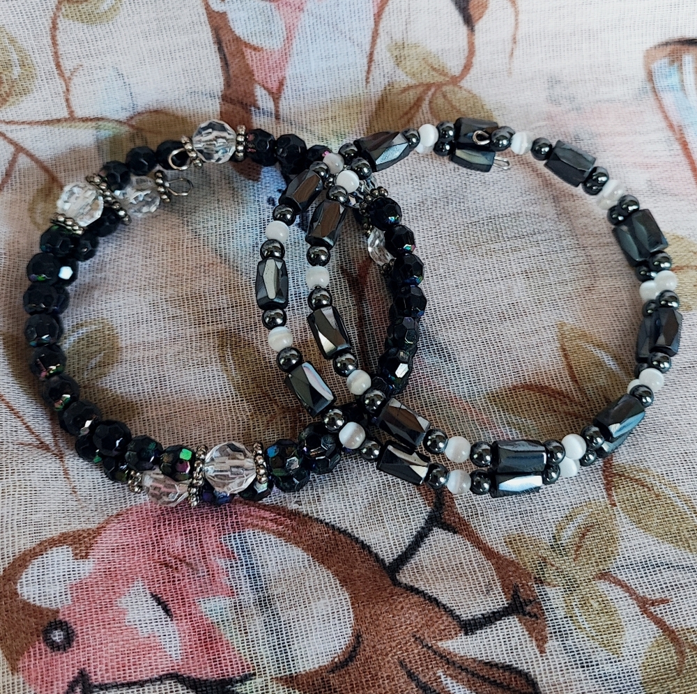 2 Black Oil Slick Beaded Glass Hematite Pair of Memory Wire Bracelets Moonglow